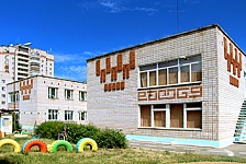 Входная группа Детский сад № 280.  Камбарская,  31